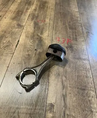 Audi Q7 4L Piston with connecting rod 