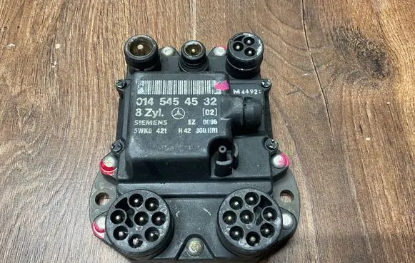 Mercedes-Benz S W140 Ignition amplifier control unit 0145454532