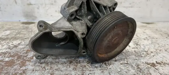 BMW 5 E60 E61 Water pump 