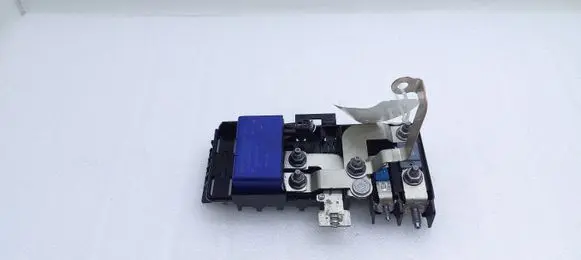 Mercedes-Benz B W246 W242 Fuse module A2465401850