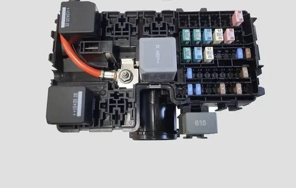 Volvo V60 Fuse module 31384034