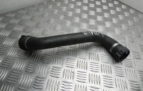 BMW 5 F10 F11 Engine coolant pipe/hose 8589900 VD17981