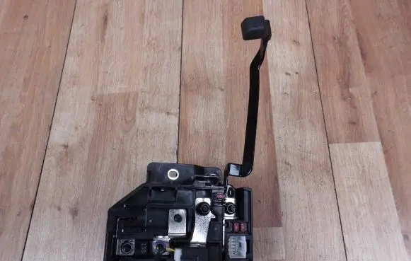 Hyundai Kona I Fuse module 375S3CM000