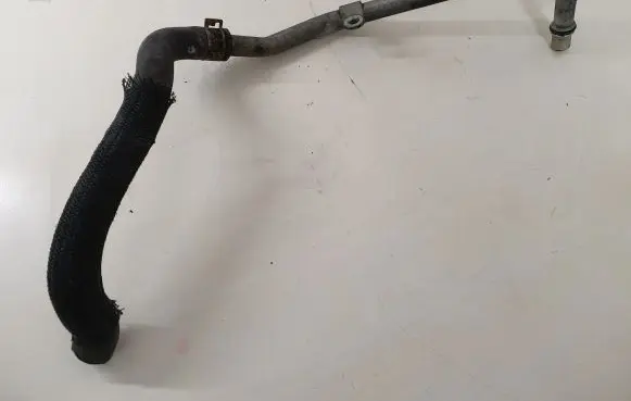Toyota Avensis T270 Engine coolant pipe/hose