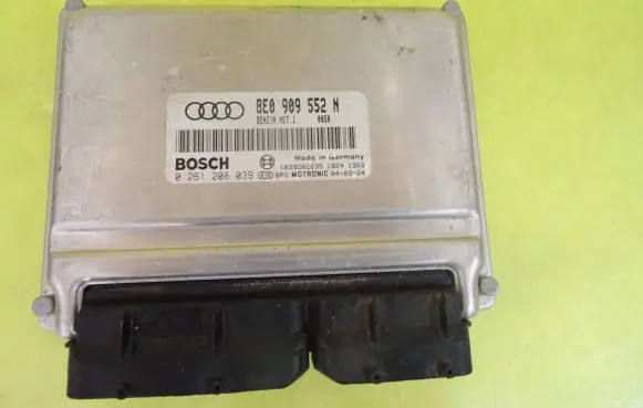 Audi A4 S4 B6 8E 8H Engine control unit/module 8E0909552N 0261208039
