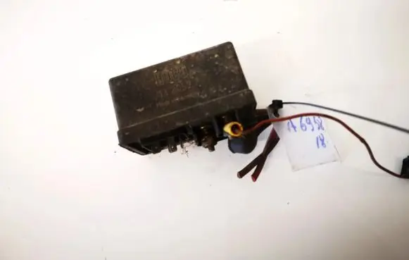Glow plug pre-heat relay