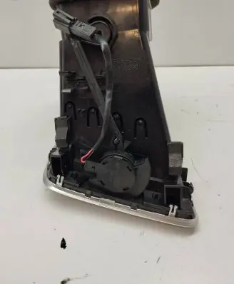 Audi Q3 8U Dash center air vent grill 8U1820901C
