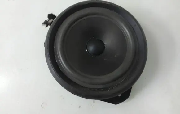 Audi A4 S4 B7 8E 8H Front door speaker 
