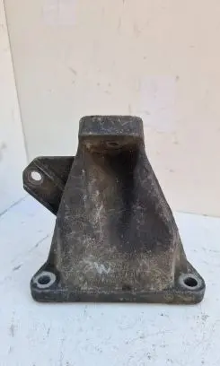 Volkswagen PASSAT B5.5 Engine mounting bracket 4b0199308