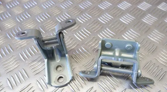 Rear door hinge set
