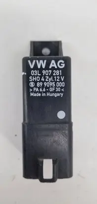 Volkswagen Golf VI Glow plug pre-heat relay 03L907281