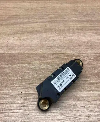Mercedes-Benz E W211 Airbag deployment crash/impact sensor 0018209126 1497