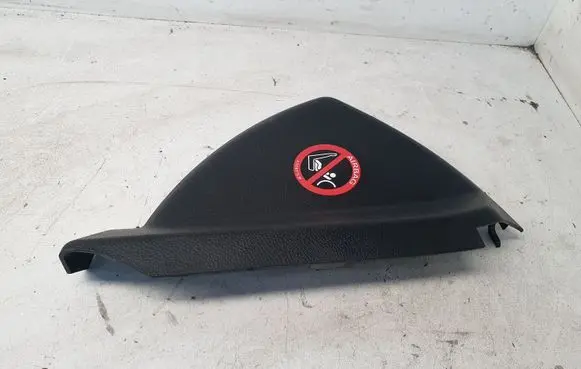 Mercedes-Benz C W204 Dashboard side end trim A2046800278