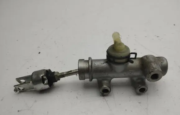 Clutch slave cylinder