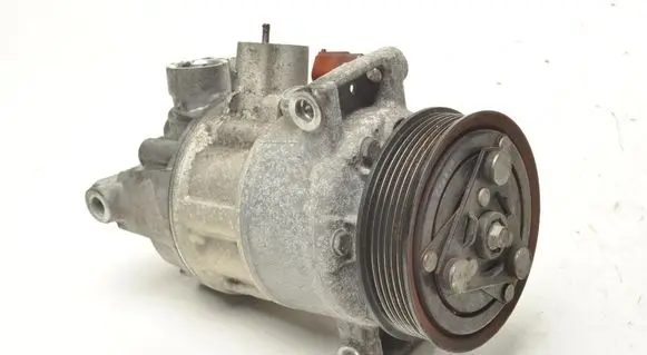 Skoda Octavia Mk4 Air conditioning (A/C) compressor (pump) 3Q0816803B