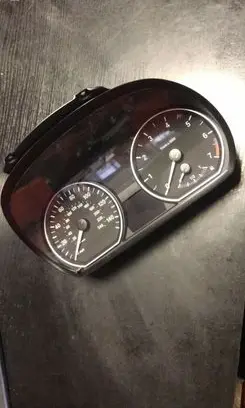 Speedometer (instrument cluster)