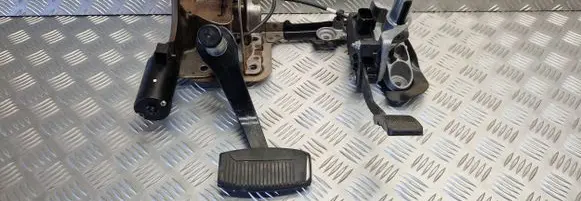 Ford Explorer Pedal assembly 7L249F856BA 056TG4851 6L249F856