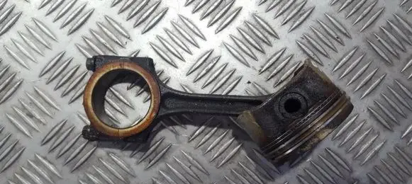 Renault Clio II Piston with connecting rod