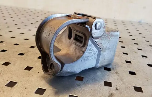 Subaru Outback Steering wheel lock 45020425 899985201