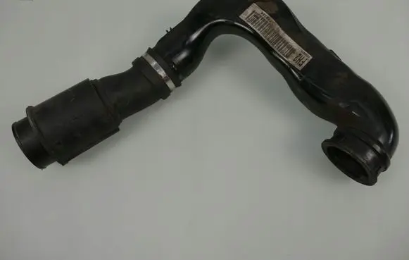 Opel Mokka Turbo air intake inlet pipe/hose 55577107