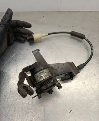 Accelerator throttle pedal
