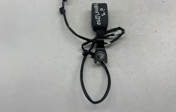 Mitsubishi Outlander Front seatbelt buckle