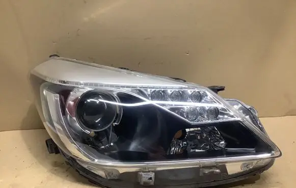 Toyota Yaris Headlight/headlamp Koito0d93