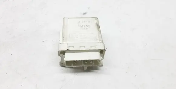 BMW 5 E39 Glow plug pre-heat relay 2247664