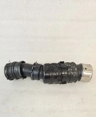 Volvo XC90 Intercooler hose/pipe 32283517