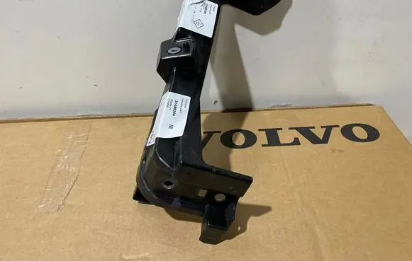 Polestar 2 Fender mounting bracket 31688244