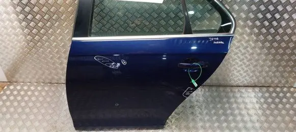 Volkswagen Jetta V Rear door S26372863