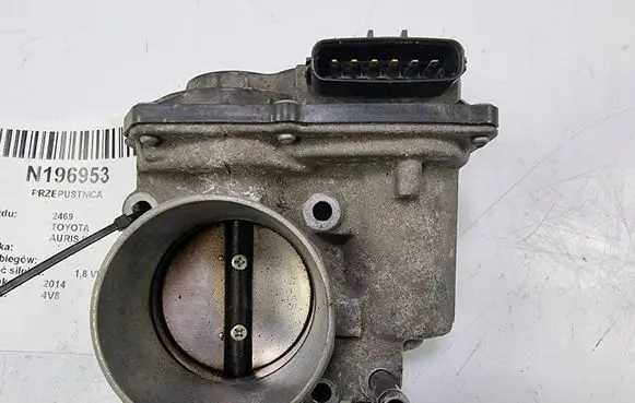 Toyota Yaris Throttle body valve 22030-0T110