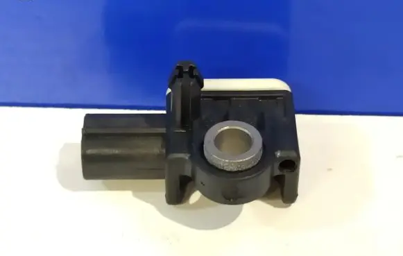 Volvo V60 Airbag deployment crash/impact sensor 31334336