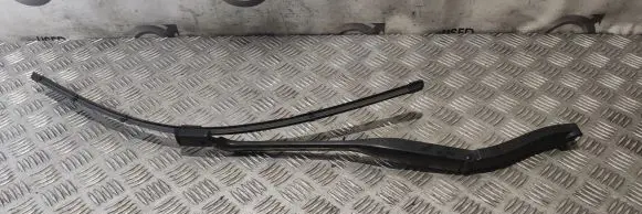 Mercedes-Benz GL X166 Front wiper blade arm A1668200240
