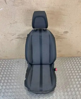 Peugeot 2008 II Front passenger seat 