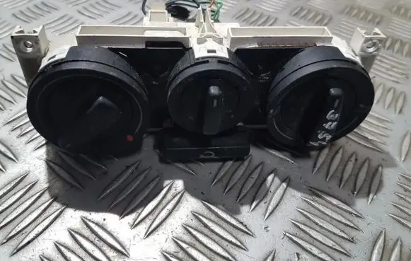 Volkswagen PASSAT B5 Climate control unit 1j0819045d