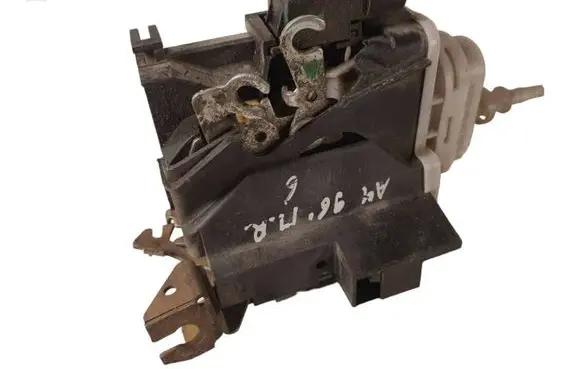 Audi A4 S4 B5 8D Front door lock 8D1837016A