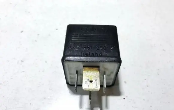 Audi A8 S8 D2 4D Other relay 443951253 899556