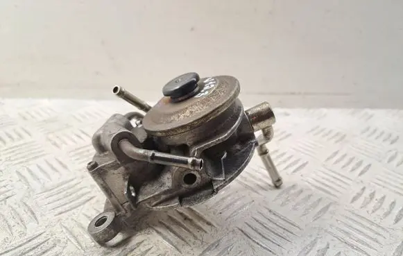 Toyota Verso Fuel filter bracket/mount holder 233800R051 233000R100