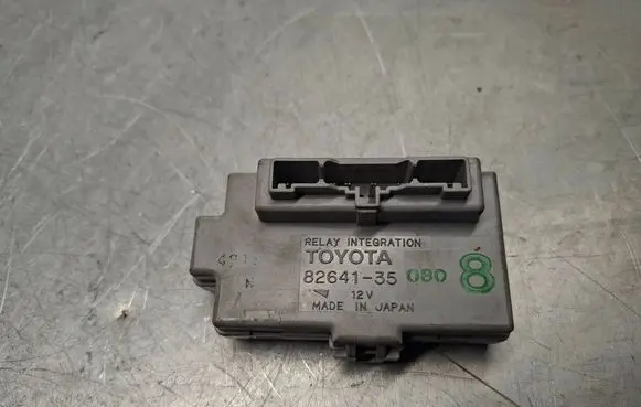 Toyota Hilux (N80, N90, N100, N110) Other relay 8264135080