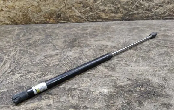 Mini One - Cooper R50 - 53 Tailgate/trunk strut/damper 1097874