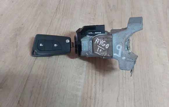 Toyota Aygo AB40 Engine mount vacuum valve 