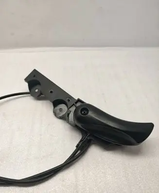 BMW 5 E60 E61 Engine bonnet (hood) release handle 9143459 22339910