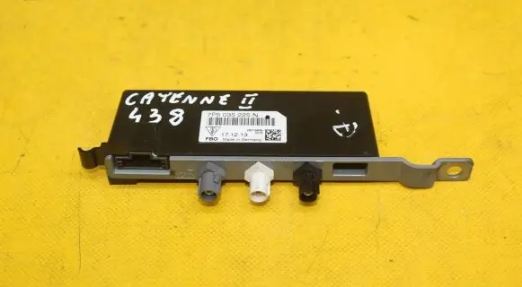 Porsche Cayenne (92A) Antenna control unit 