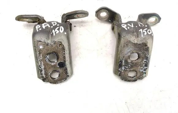 Nissan Titan Front door hinge set 