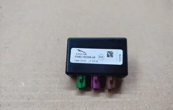 Jaguar XE Aerial antenna amplifier FW9319C098AB