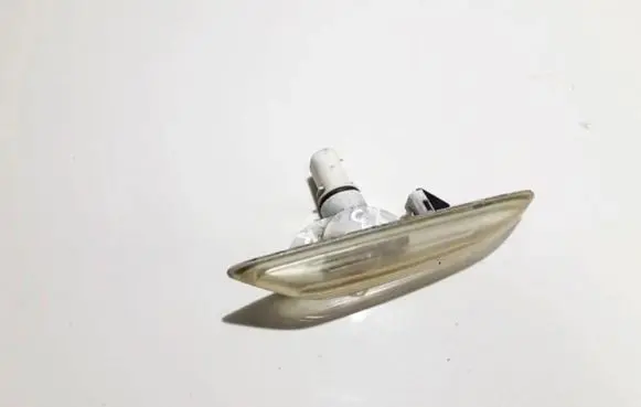 BMW 5 E60 E61 Front fender indicator light 8382104 3403614-01