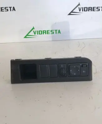 Nissan Note (E11) Wing mirror switch 684859U000