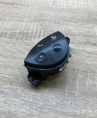 Mercedes-Benz E W211 Steering wheel buttons/switches A2118206110
