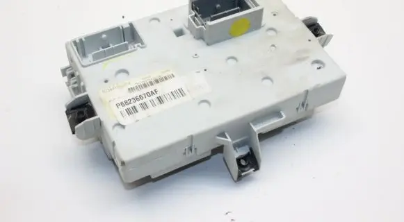 Jeep Cherokee Fuse box set P68236670AF